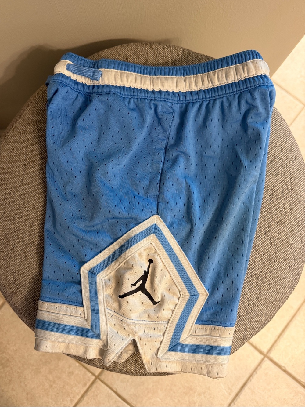 Jordan Mesh Basketball Shorts - Youth Small